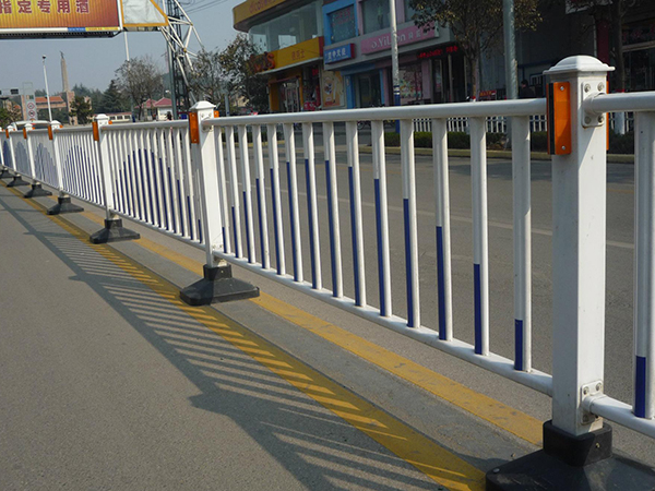 公路护栏图片5